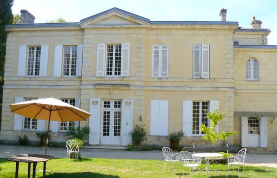 Chateau Lamothe upper courtyard.JPG